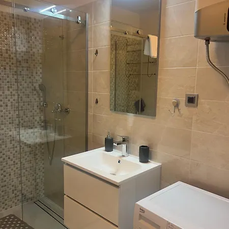 Linda Apartament *